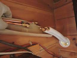 ペアコイルフレア加工傷によるガス抜け＝接続部の修正と冷媒ガス充填 